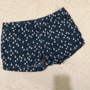Jcrew size 6 scalloped detail sailboat print shorts